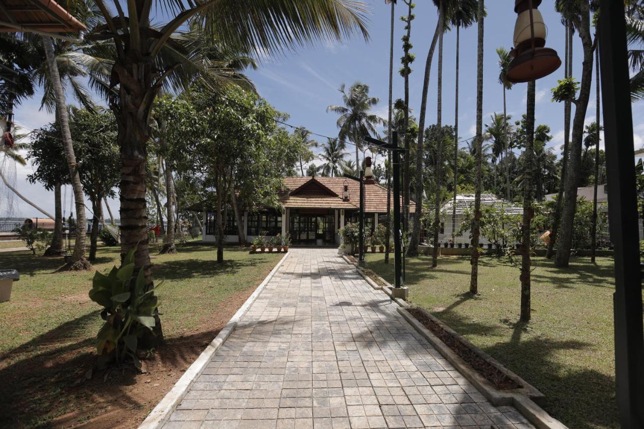 Kallanchery Retreat Kochi Exterior photo
